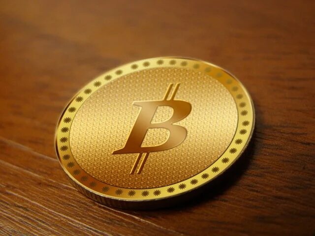 difference between forex and crypto trading