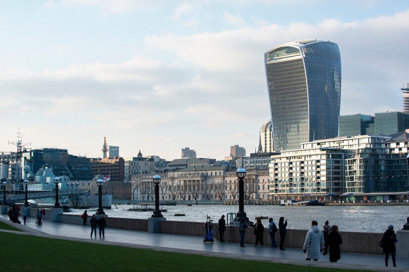 ロンドンのテムズ川の景色